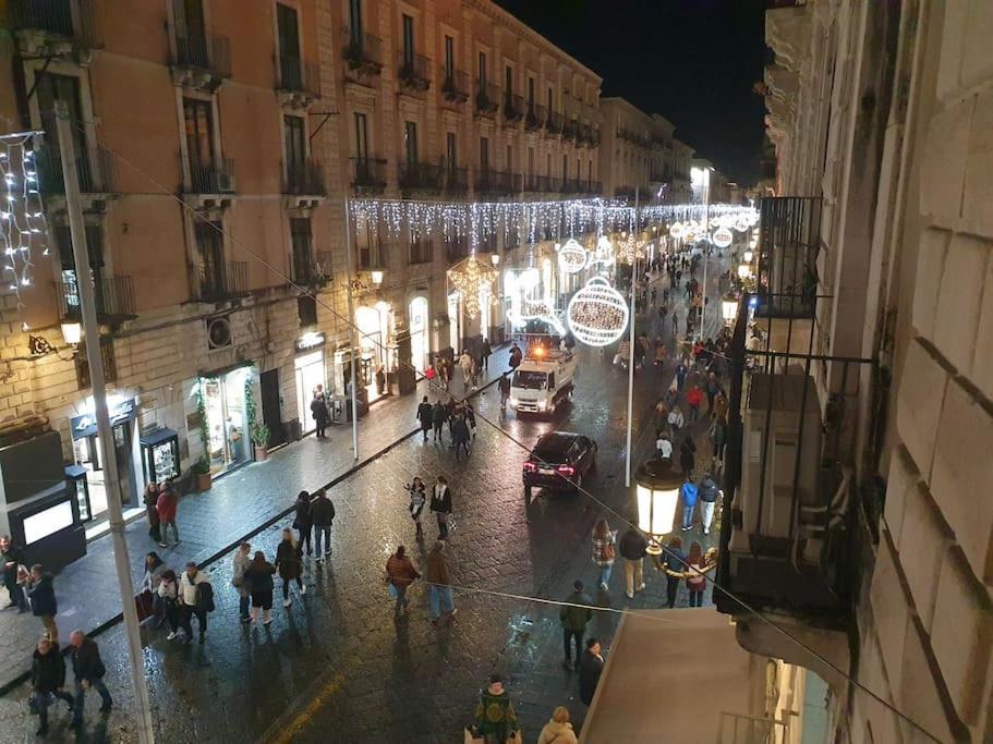 Stesicoro-Duomo Elegante Appartamento In Centro Catania Bagian luar foto