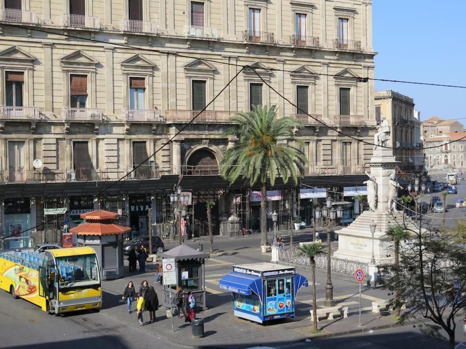 Stesicoro-Duomo Elegante Appartamento In Centro Catania Bagian luar foto