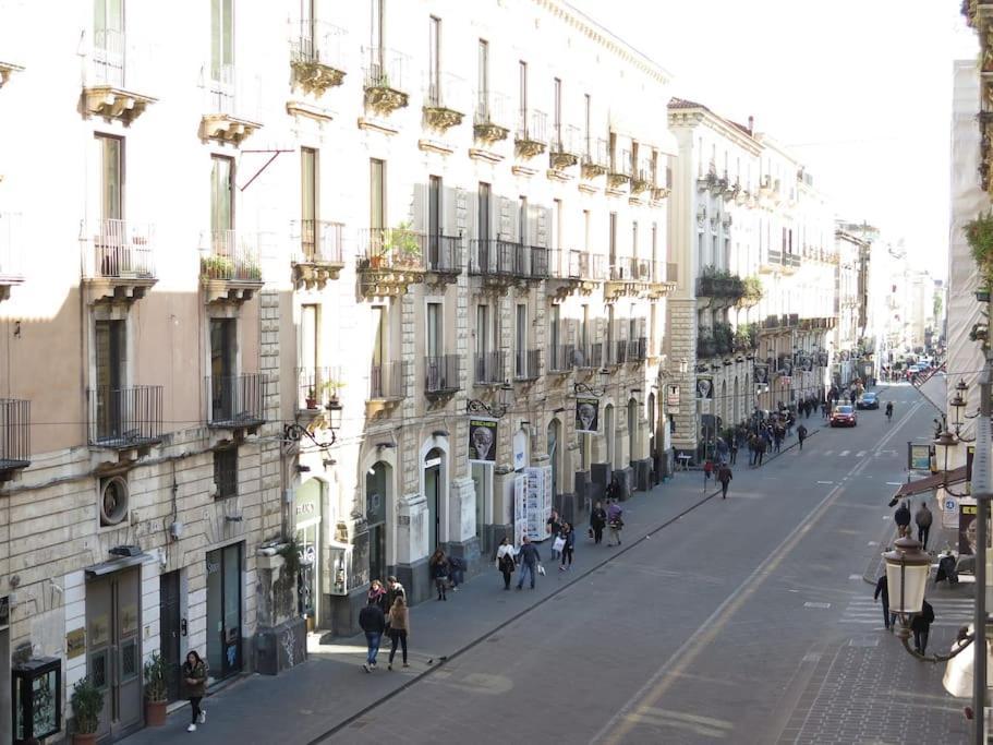 Stesicoro-Duomo Elegante Appartamento In Centro Catania Bagian luar foto