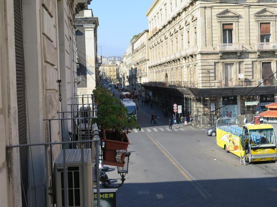 Stesicoro-Duomo Elegante Appartamento In Centro Catania Bagian luar foto